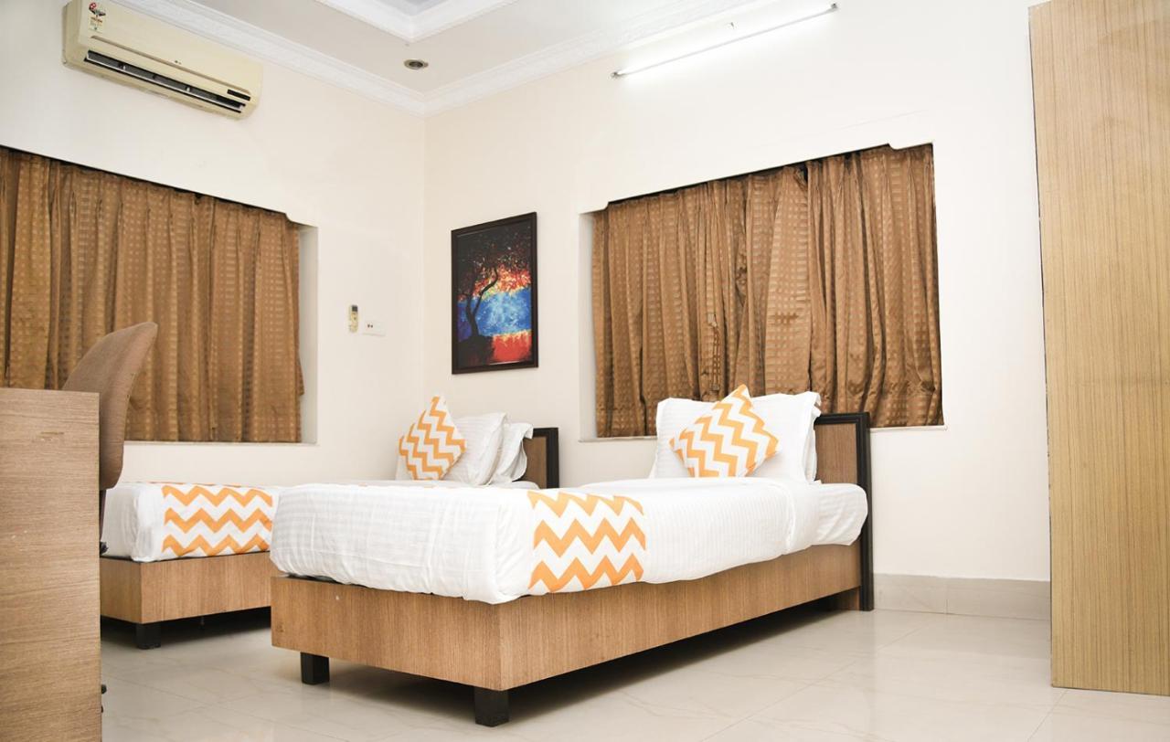 Crossroads Hotel โกลกาตา ภายนอก รูปภาพ